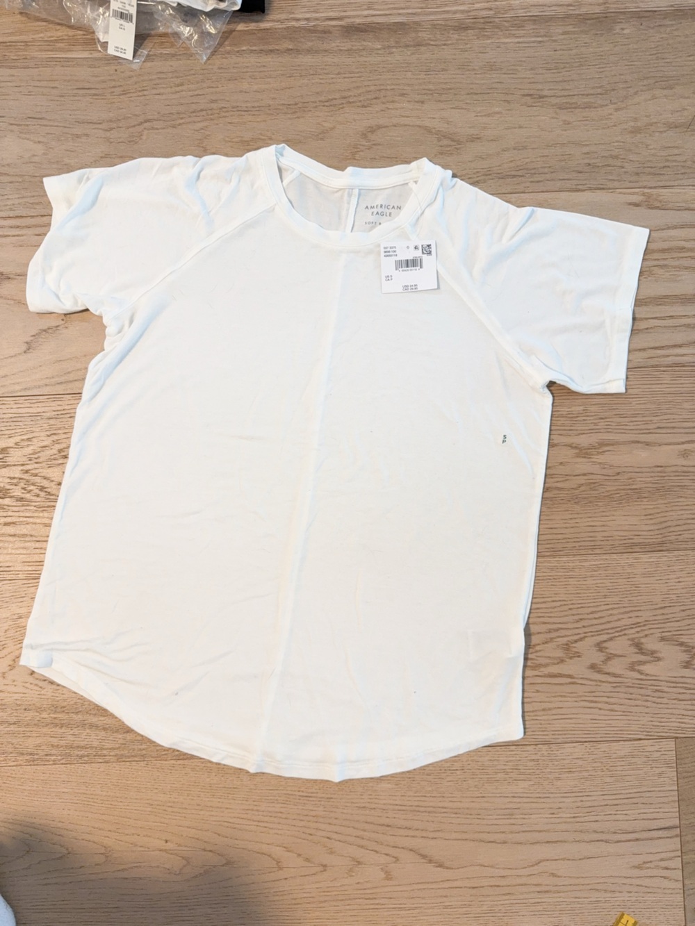 NWT 3375-9898 American Eagle T-shirt S